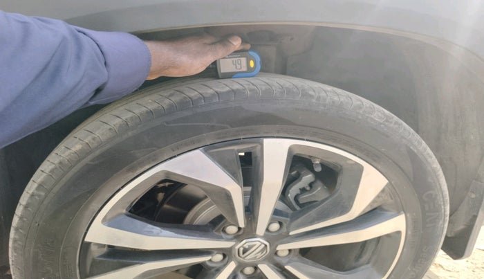 2023 MG HECTOR PLUS SHARP PRO 1.5 PETROL TURBO CVT 6 STR, Petrol, Automatic, 15,551 km, tyre