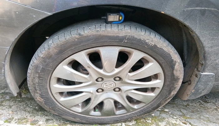 2017 Maruti Baleno ALPHA PETROL 1.2, Petrol, Manual, 98,442 km, tyre