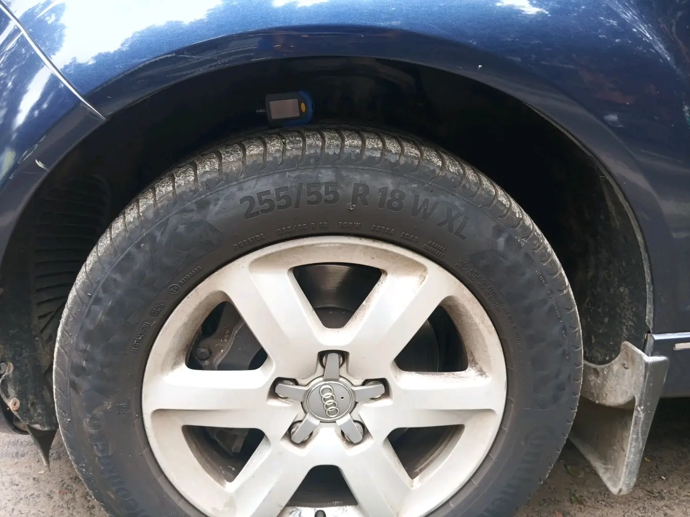 2013 Audi Q7 3.0 TDI QUATTRO, Diesel, Automatic, 1,90,233 km, tyre