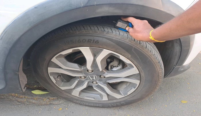 2017 Honda WR-V 1.2L I-VTEC VX MT, Petrol, Manual, 43,644 km, tyre