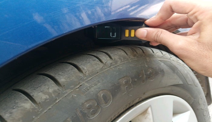 2017 Hyundai Eon ERA +, Petrol, Manual, 25,937 km, tyre