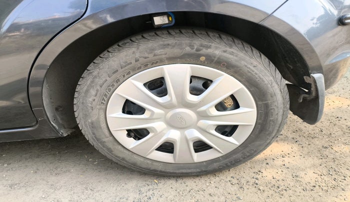 2014 Ford Figo ZXI 1.2 PETROL, Petrol, Manual, 21,718 km, tyre