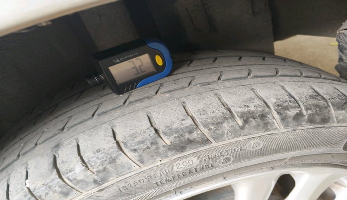 2011 Toyota Etios VX, Petrol, Manual, 89,913 km, tyre