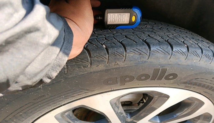 2023 Maruti Grand Vitara ZETA SMART HYBRID AT, Petrol, Automatic, 23,470 km, tyre