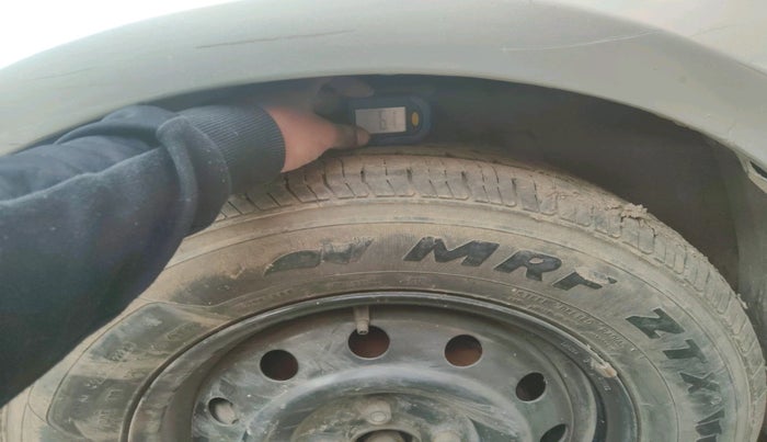 2010 Maruti Swift VXI, Petrol, Manual, 46,451 km, tyre