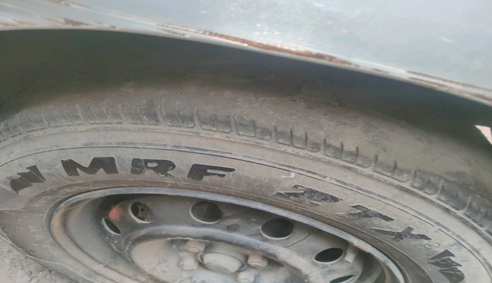 2010 Maruti Swift VXI, Petrol, Manual, 46,451 km, tyre