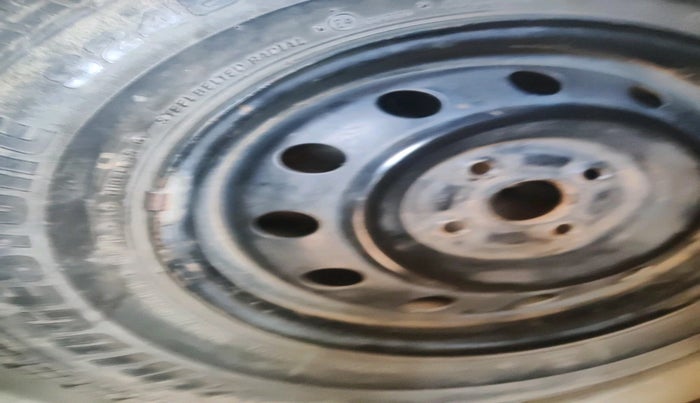 2010 Maruti Swift VXI, Petrol, Manual, 46,451 km, tyre