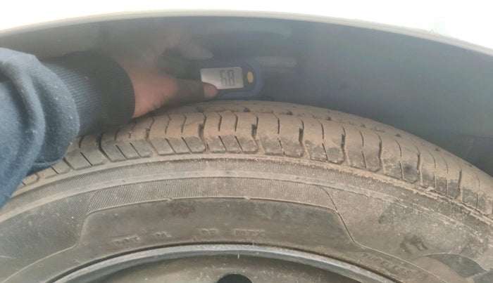 2010 Maruti Swift VXI, Petrol, Manual, 46,451 km, tyre