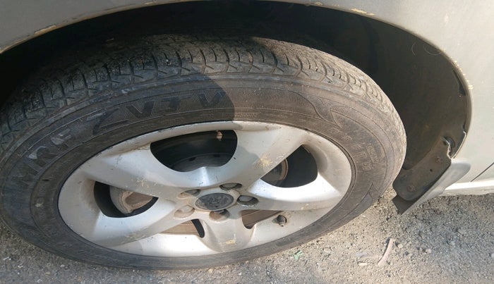 2014 Skoda Rapid AMBITION 1.6 MPI MT PLUS, Petrol, Manual, 82,230 km, tyre