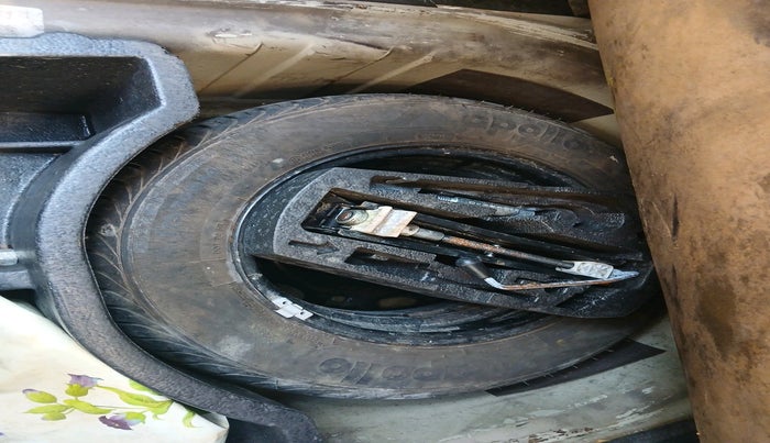 2014 Skoda Rapid AMBITION 1.6 MPI MT PLUS, Petrol, Manual, 82,230 km, tyre