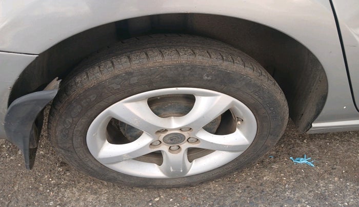 2014 Skoda Rapid AMBITION 1.6 MPI MT PLUS, Petrol, Manual, 82,230 km, tyre