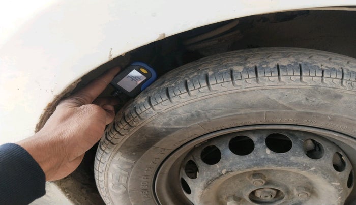 2013 Maruti Alto 800 LXI, Petrol, Manual, 1,24,203 km, tyre