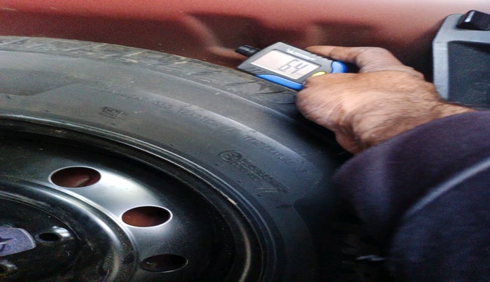 2024 Maruti Swift ZXi Plus Dual Tone AMT, Petrol, Automatic, 26,990 km, tyre