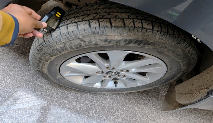 2019 Toyota Innova Crysta 2.4 VX 7 STR, Diesel, Manual, 63,306 km, tyre