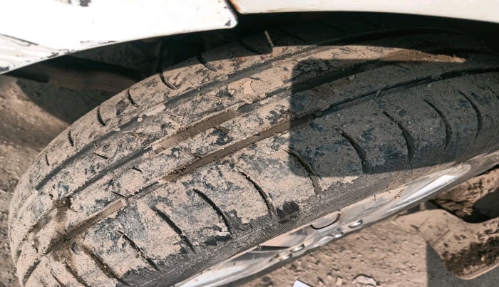 2013 Hyundai Santro Xing GL (CNG), Petrol, Manual, 98,917 km, tyre