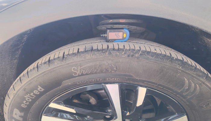 2024 Mahindra XUV700 MX Petrol MT 7 STR, Petrol, Manual, 36,321 km, tyre