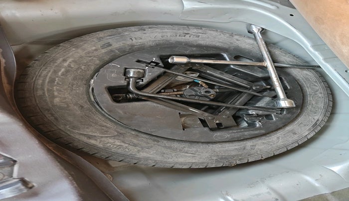 2010 Hyundai i10 SPORTZ 1.2 AT, Petrol, Automatic, 44,202 km, tyre