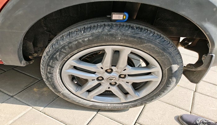 2020 Renault TRIBER RXZ, Petrol, Manual, 27,104 km, tyre