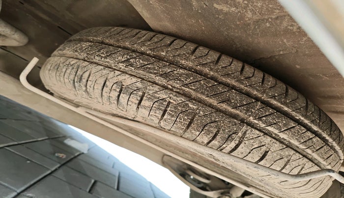 2020 Renault TRIBER RXZ, Petrol, Manual, 27,104 km, tyre