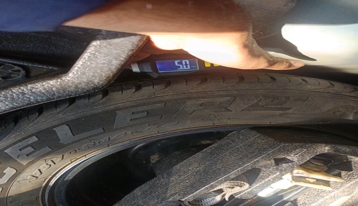 2012 Volkswagen Vento COMFORTLINE DIESEL 1.6, Diesel, Manual, 1,29,267 km, tyre