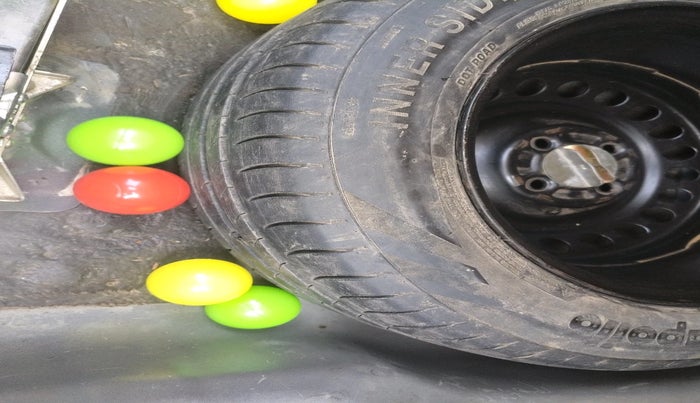 2015 Honda City 1.5L I-VTEC V MT, Petrol, Manual, 1,00,255 km, tyre