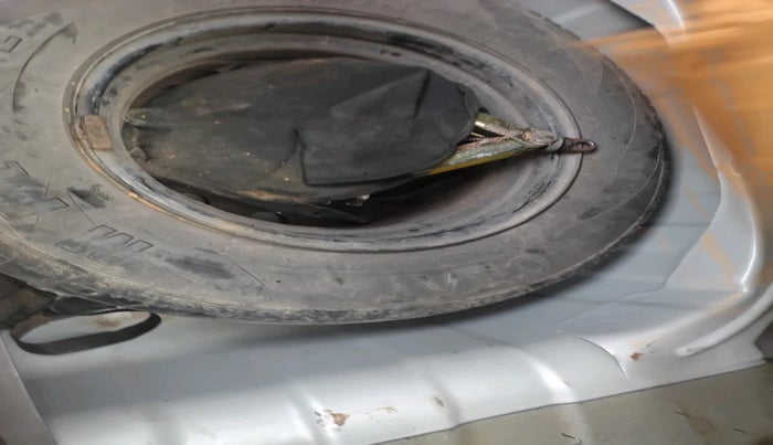 2013 Hyundai i10 MAGNA 1.1, Petrol, Manual, 66,407 km, tyre