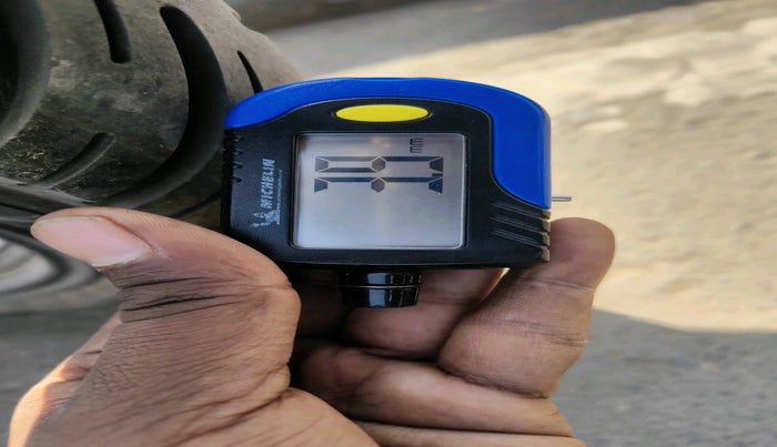 2017 Renault Kwid RXL 1.0, Petrol, Manual, 78,350 km, tyre