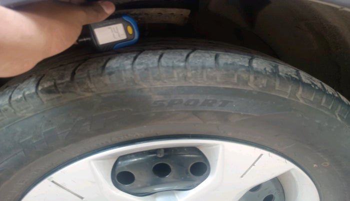 2021 Mahindra XUV300 W6 1.2 PETROL AMT, Petrol, Automatic, 67,534 km, tyre