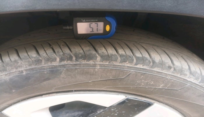 2024 Nissan MAGNITE XL AMT EZ Shift, Petrol, Automatic, 14,440 km, tyre