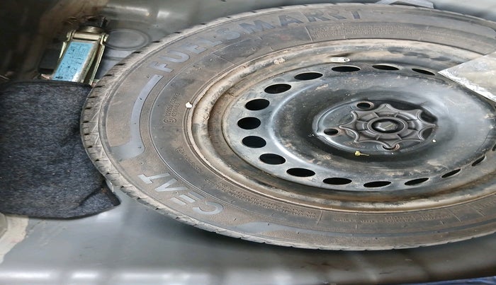 2016 Hyundai Grand i10 MAGNA AT 1.2 KAPPA VTVT, Petrol, Automatic, 33,638 km, tyre