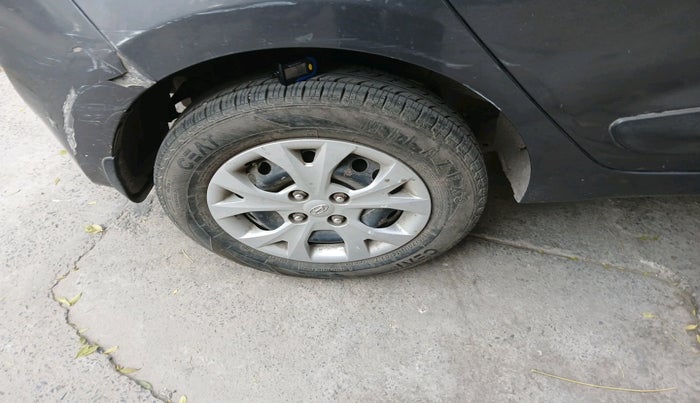 2016 Hyundai Grand i10 MAGNA AT 1.2 KAPPA VTVT, Petrol, Automatic, 33,638 km, tyre