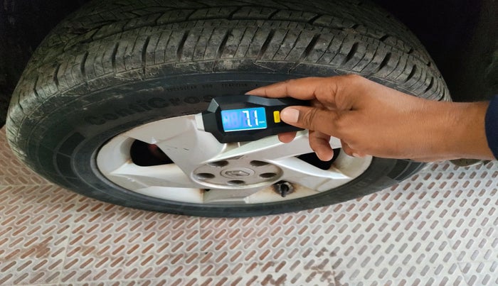 2014 Renault Duster 85 PS RXL DIESEL, Diesel, Manual, 1,13,591 km, tyre