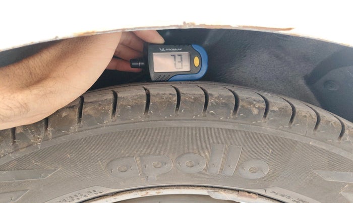 2015 Hyundai i10 MAGNA 1.1, Petrol, Manual, 1,07,517 km, tyre