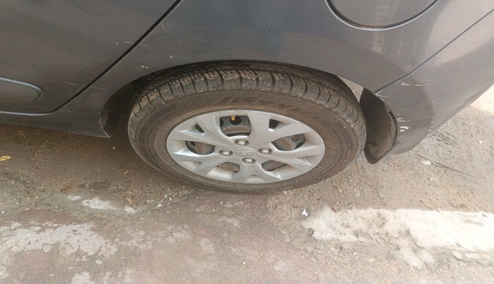 2016 Hyundai Grand i10 SPORTZ 1.2 KAPPA VTVT, Petrol, Manual, 1,25,399 km, tyre