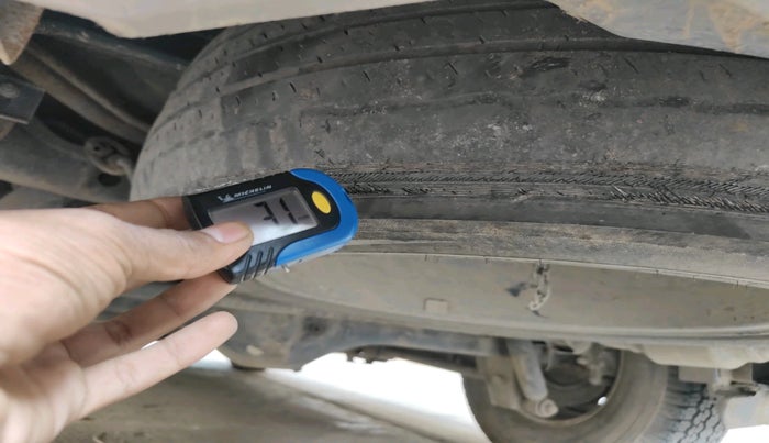 2017 Tata Hexa XTA 4X2 7 STR, Diesel, Automatic, 1,51,034 km, tyre