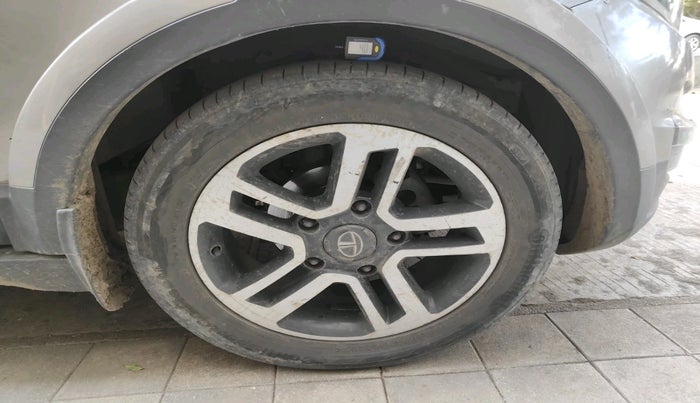 2017 Tata Hexa XTA 4X2 7 STR, Diesel, Automatic, 1,51,034 km, tyre