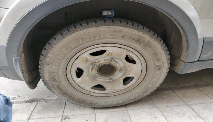 2017 Tata Hexa XTA 4X2 7 STR, Diesel, Automatic, 1,51,034 km, tyre