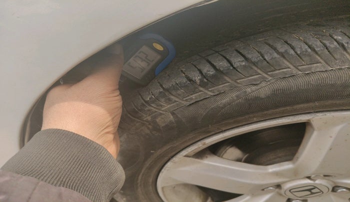 2010 Honda City 1.5L I-VTEC V MT, Petrol, Manual, 1,48,679 km, tyre