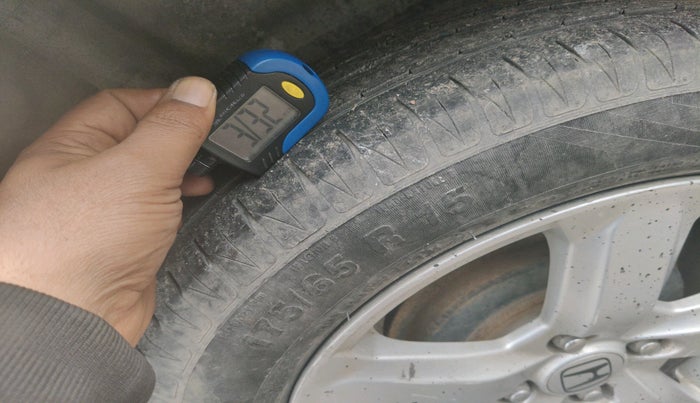 2010 Honda City 1.5L I-VTEC V MT, Petrol, Manual, 1,48,679 km, tyre