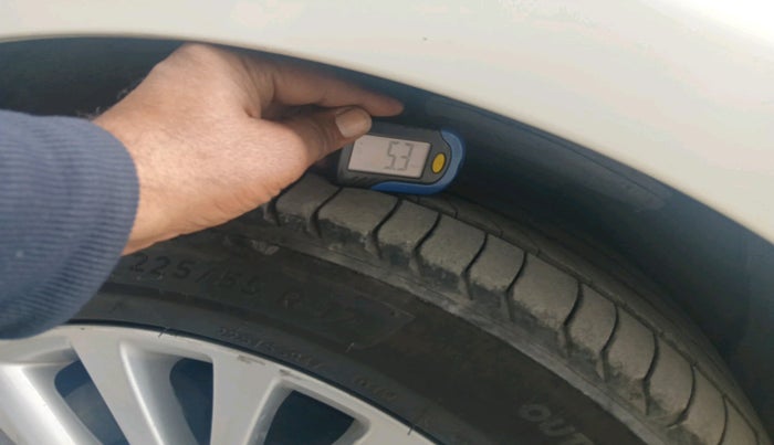 2017 Toyota Camry HYBRID, Hybrid, Automatic, 83,520 km, tyre