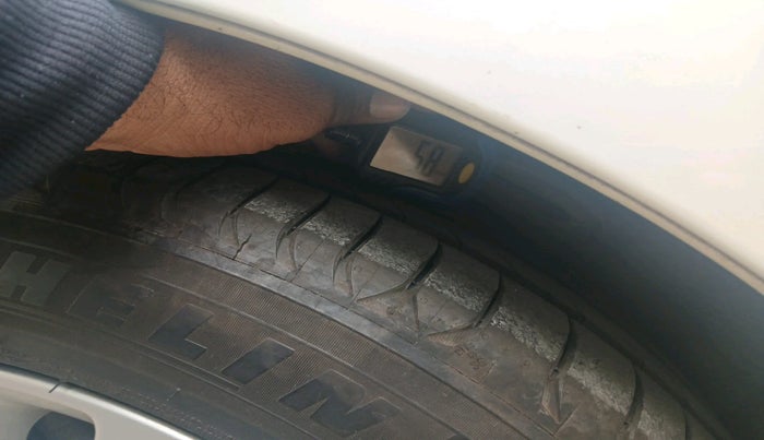 2017 Toyota Camry HYBRID, Hybrid, Automatic, 83,520 km, tyre