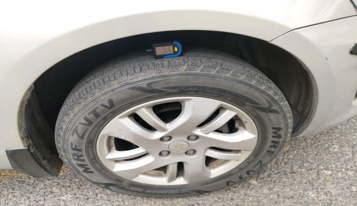 2012 Maruti Swift Dzire ZXI, Petrol, Manual, 36,735 km, tyre