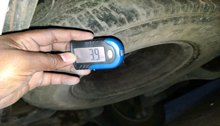 2011 Mahindra Xylo E8 ABS AIRBAG, Diesel, Manual, 1,29,983 km, tyre