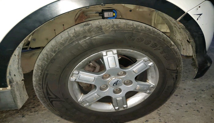 2011 Mahindra Xylo E8 ABS AIRBAG, Diesel, Manual, 1,29,983 km, tyre