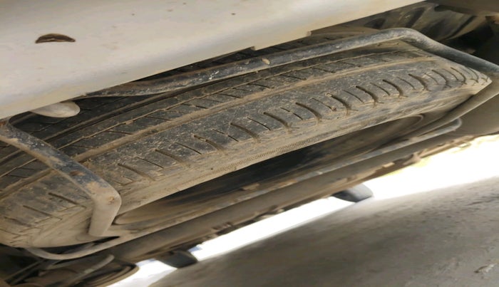 2014 Maruti Ertiga VXI CNG, Petrol, Manual, 1,57,587 km, tyre