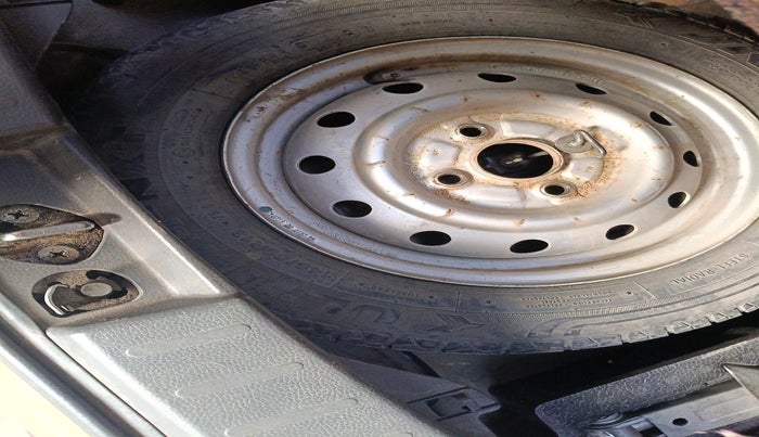 2011 Maruti Wagon R 1.0 LXI, Petrol, Manual, 46,645 km, tyre