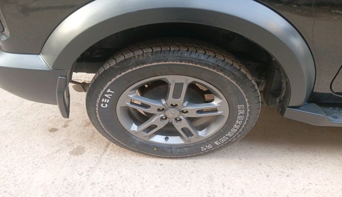 2024 Mahindra Thar LX D HT 2WD MT, Diesel, Manual, 55,494 km, tyre