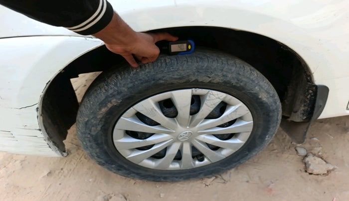 2012 Toyota Etios Liva G, Petrol, Manual, 44,371 km, tyre