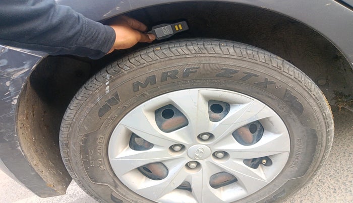 2014 Hyundai Elite i20 MAGNA 1.2, Petrol, Manual, 1,21,284 km, tyre