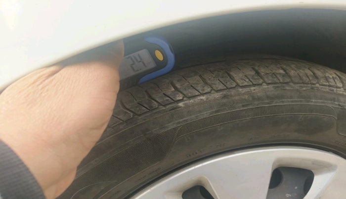 2012 Hyundai i10 MAGNA 1.2, Petrol, Manual, 72,007 km, tyre